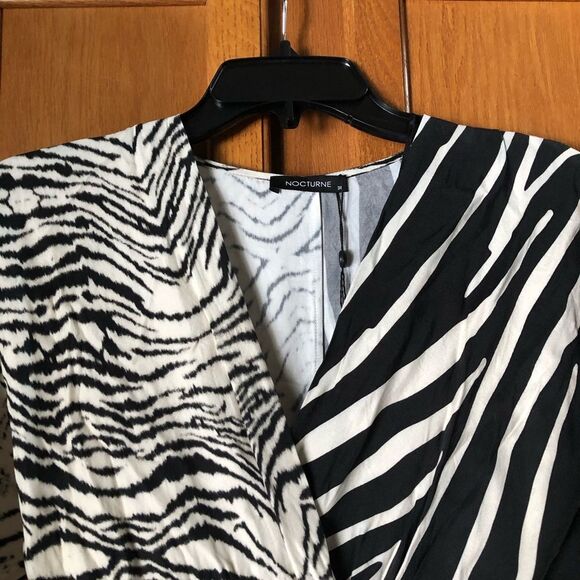 NWOT NOCTURNE V-Neck Zebra Print Varyant Mini Dress Size 36 - Picture 4 of 16